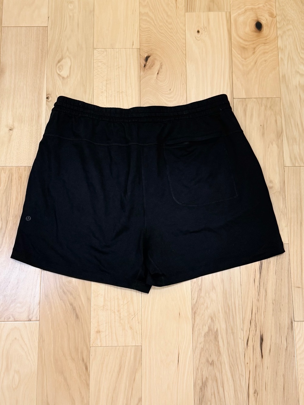 LIKE NEW Lululemon Men’s Soft Jersey Short 5”